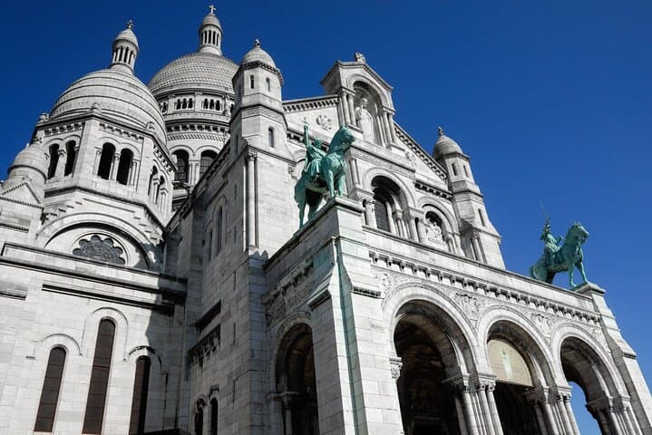 Time Travel to Montmartre Walking Tour