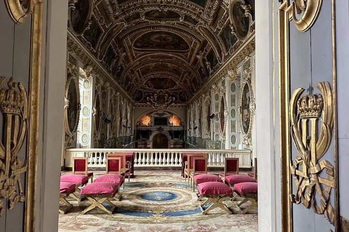 Château de Fontainebleau and Barbizon Village Full Day Tour