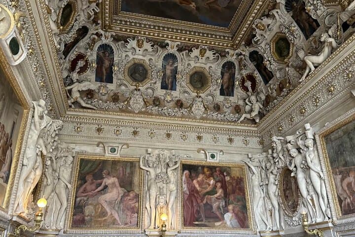 Château de Fontainebleau and Barbizon Village Full Day Tour
