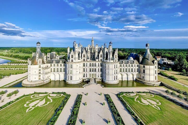 Private Day Trip to the Châteaux DE la Loire