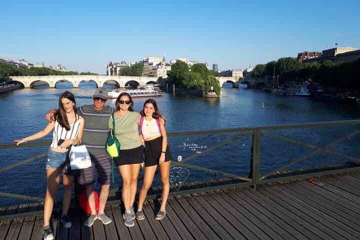 Paris Private Tour to Louvre Museum & French Crepes