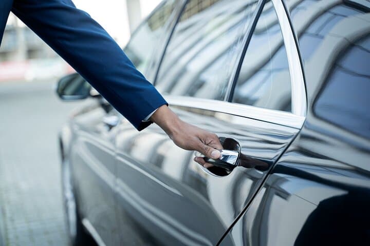 Private transfer between Orly Airport and central DE Paris