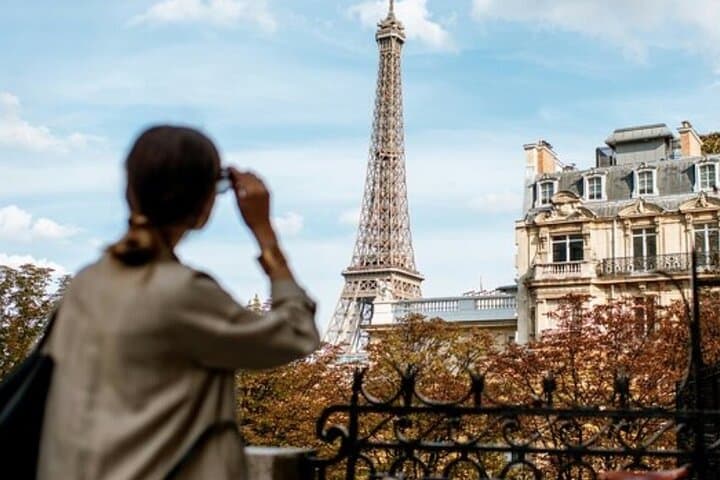 Private transfer between Orly Airport and central DE Paris