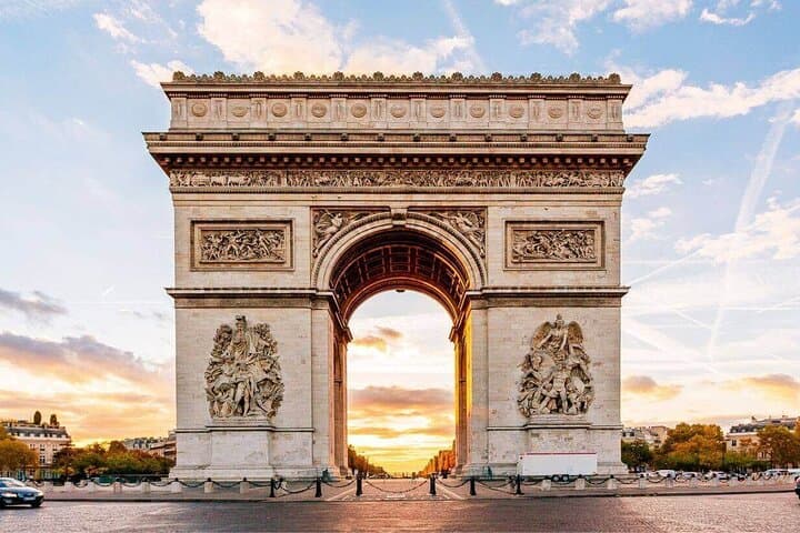Tour DE Paris - Eiffel Tower, Sacred Heart and more