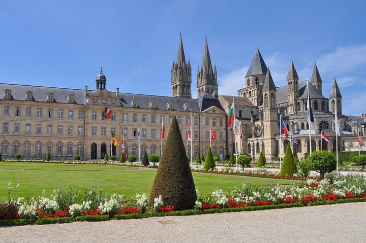 Caen Private Walking Tour with a Local