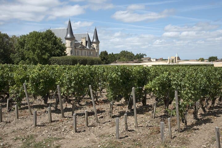Bordeaux to Médoc Private Ride to Iconic Châteaux