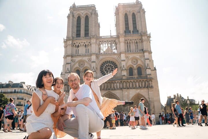 Louvre and Notre Dame Guided Tour Combo with Access