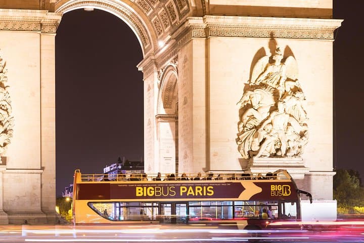 Paris Christmas Lights Bus Tour with Festive Treat & Photo Stop