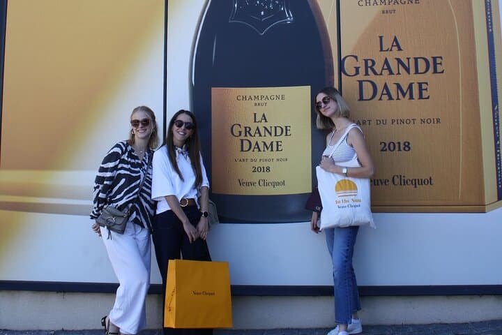 Private tour: Full Day Veuve Clicquot to Reims or Epernay region