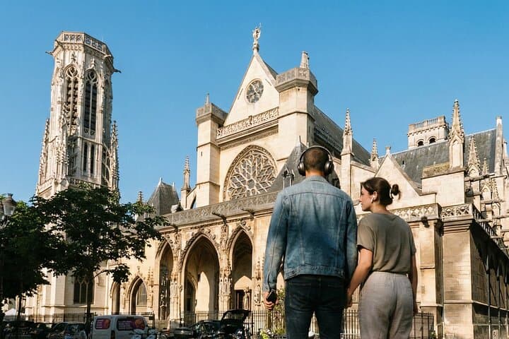 Paris self-guided walking tour with audio stories and quizzes