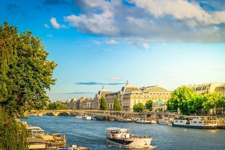 DIY in Paris Arc de Triomphe Orsay Notre Dame and 24H Transport