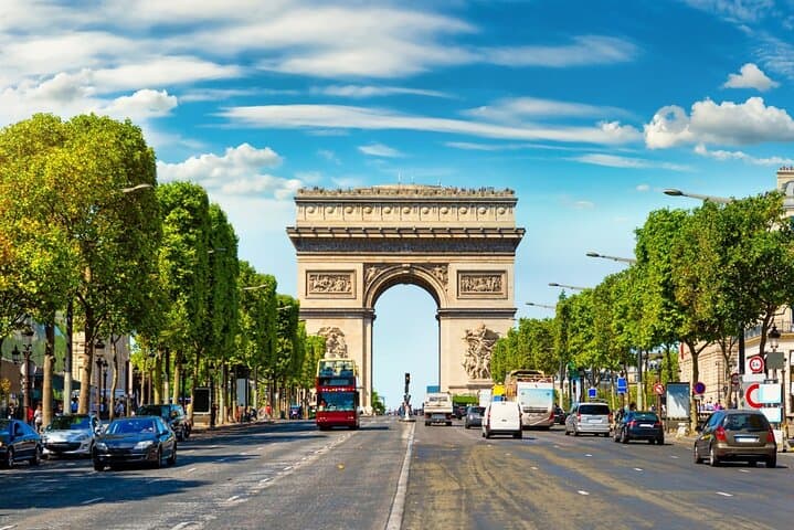 DIY in Paris Arc de Triomphe Orsay Notre Dame and 24H Transport