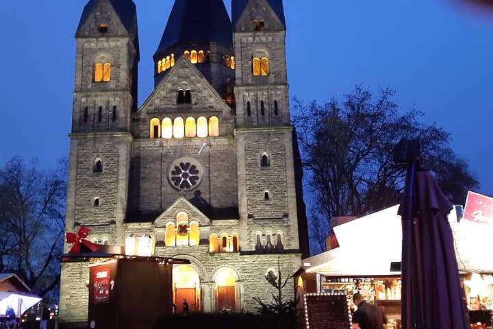 The Temple-Neuf at the exit DE Place DE la Comédie