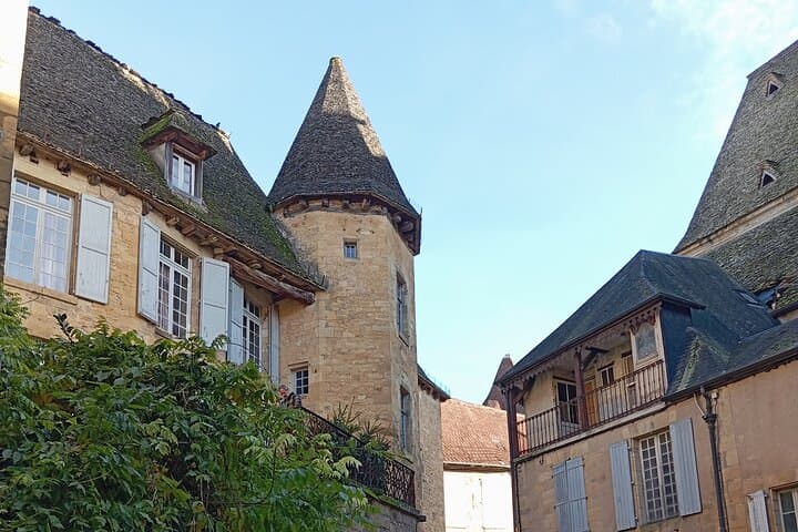 Private Walking Tour of SARLAT with Tastings by Exploreo24