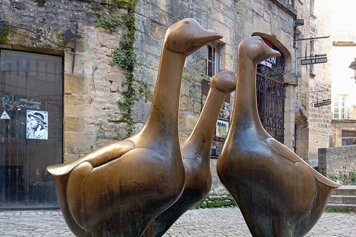 Private Walking Tour of SARLAT with Tastings by Exploreo24
