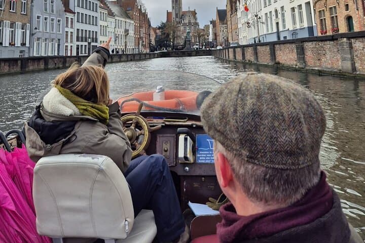 Bruges Guided Day Trip from Paris with Canal Cruise