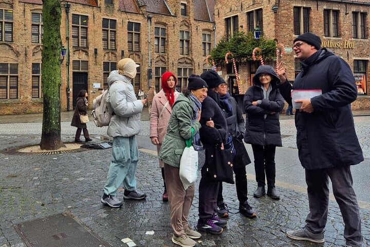 Bruges Guided Day Trip from Paris with Canal Cruise