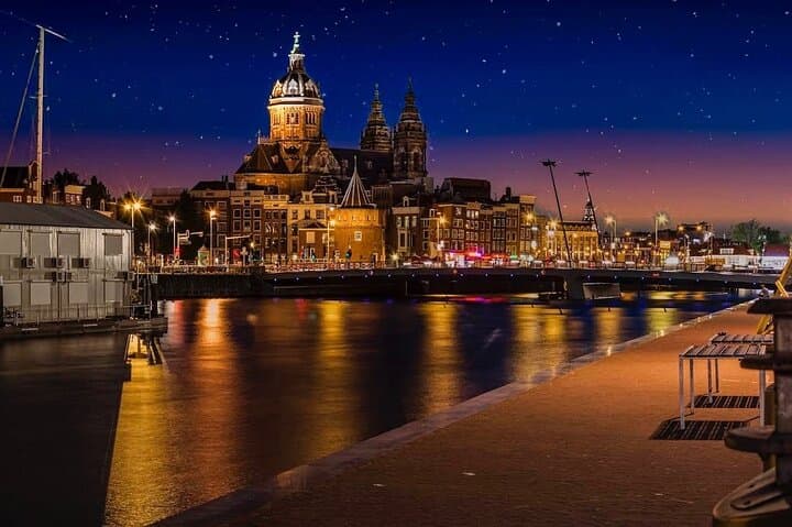 Private Transfer Paris to Amsterdam with Multilingual Driver