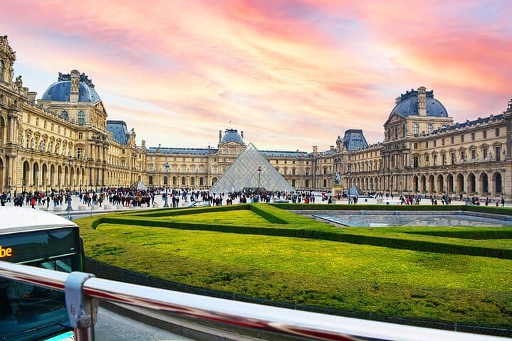Paris Louvre Museum Full access Ticket with Audio Guide
