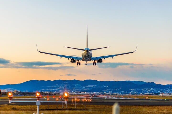 Private transfer from CDG or ORY airport to the city of Paris