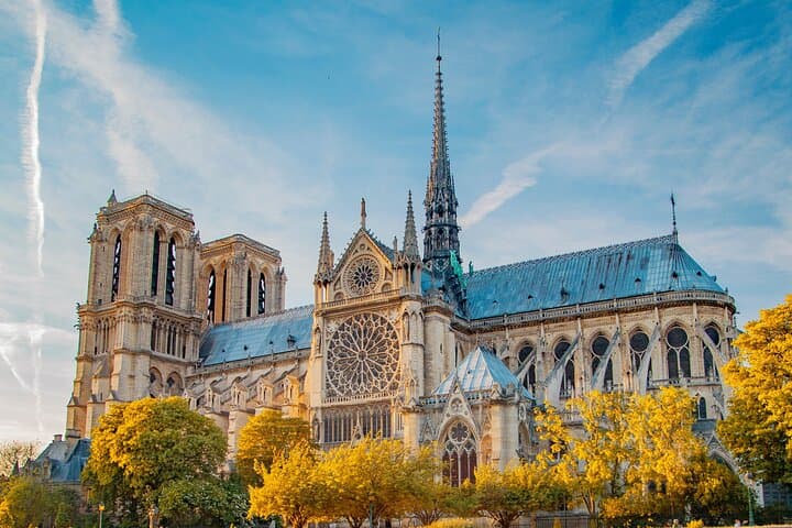 Notre Dame and Latin Quarter Food Tour with 10 Authentic Tastings