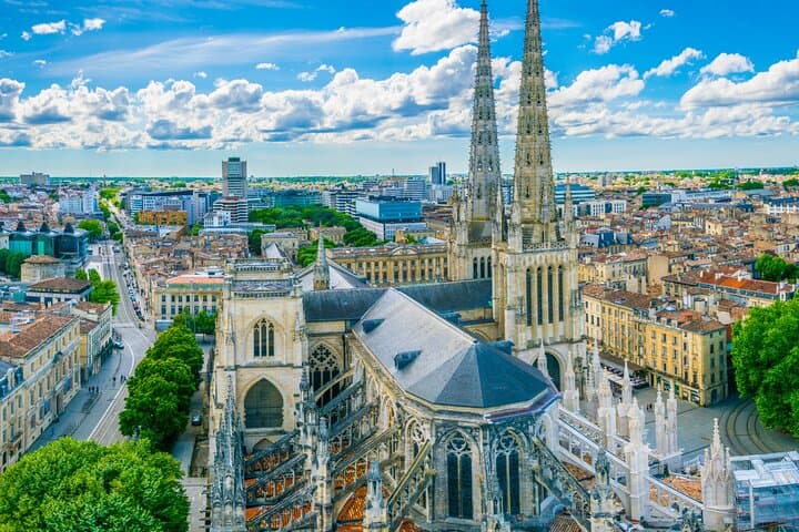 Gourmet visit Bordeaux Green Bordeaux fluted Cathedral of Saint-André