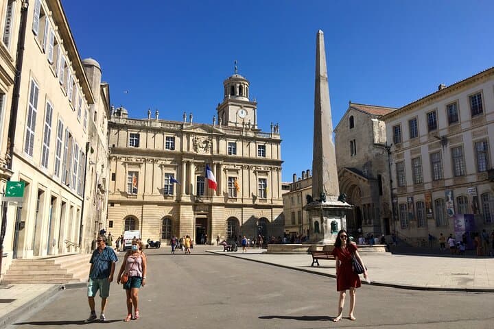 Provence Historical Tour: Arles, Pont du Gard and Avignon