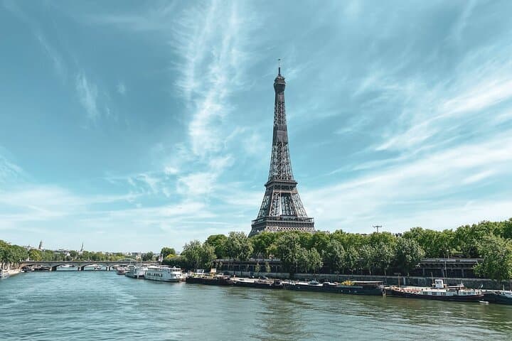 Private Day Tour in Paris with Louvre Tickets