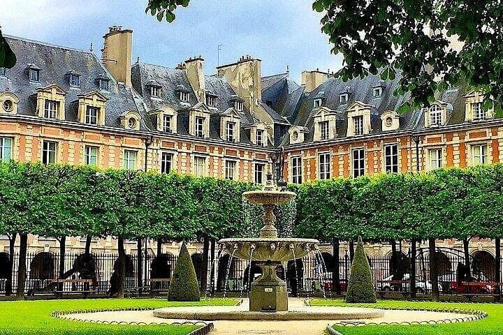 Explore Place des Vosges with Paris City Walking Tour
