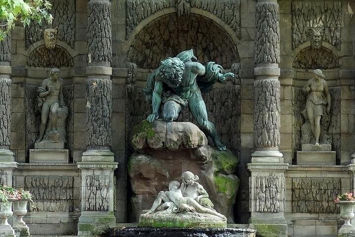 Explore Place des Vosges with Paris City Walking Tour