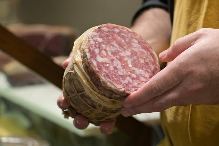 Nice The Mediterranean art DE vivre with 3 wines and 3 cold meats