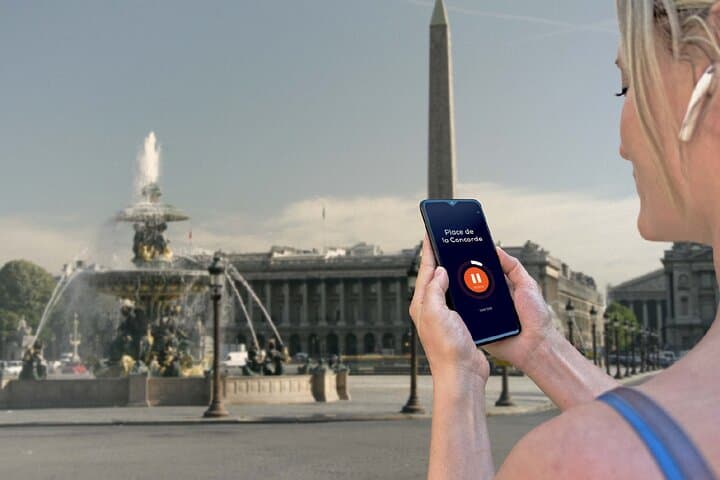 Visit of Paris in freedom: Place de la Concorde and its Millennium Obelisk.