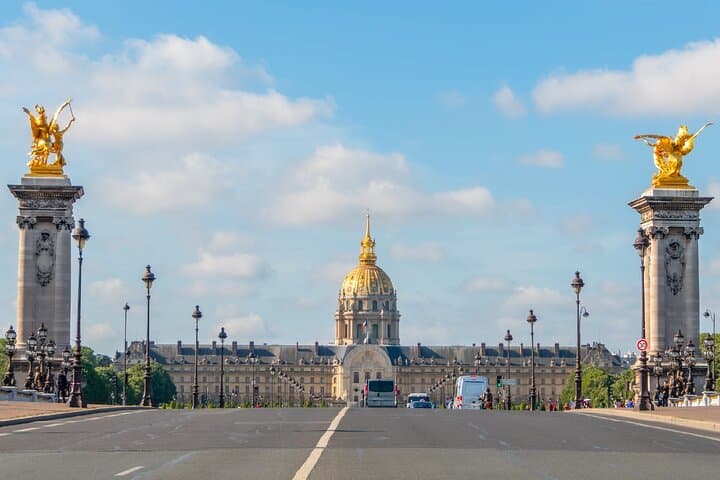 Pont Alexandre III et Invalides: The most beautiful bridge in Paris facing the golden dome.