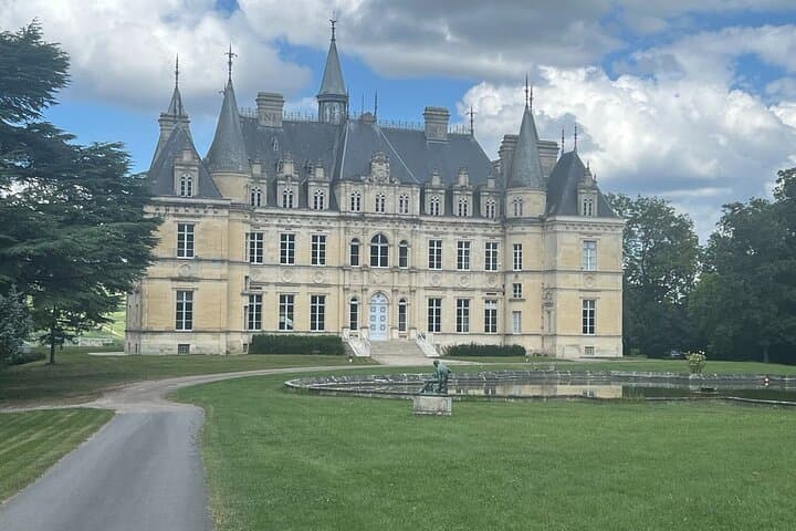 Exclusive Champagne Experience: Hautvillers, Château and Tastings