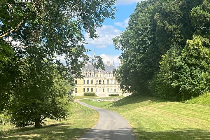 Exclusive Champagne Experience: Hautvillers, Château and Tastings
