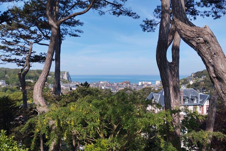 Etretat and Honor Discovery Day Check-out from Le Havre