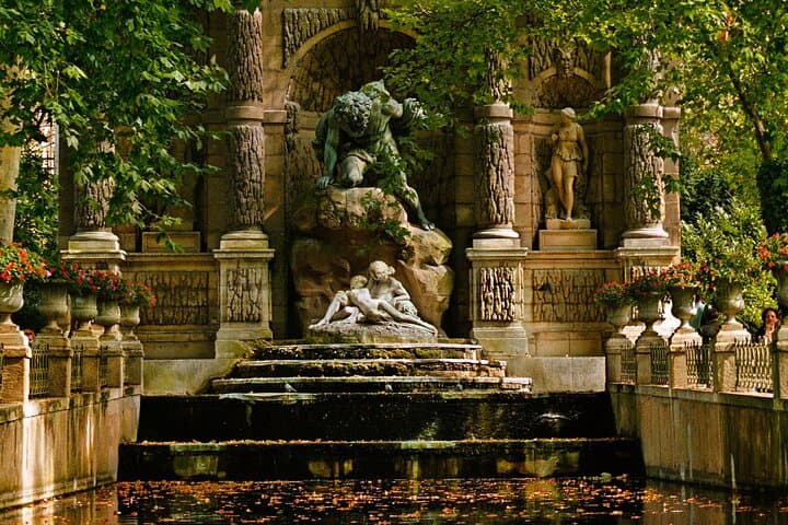 Walking the Latin Quarter nooks and crannies
