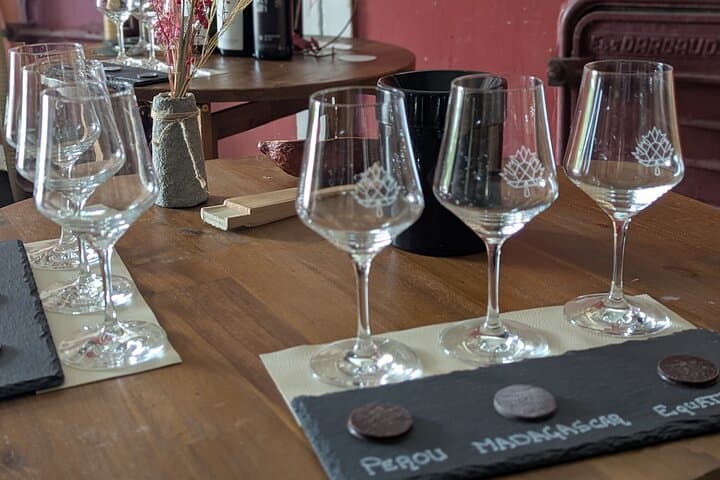 Thematic tasting on the gourmet and unusual alliance between wines and original chocolates