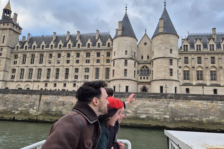 Paris Seine River Sightseeing Guided Cruise Vedettes du Pont Neuf