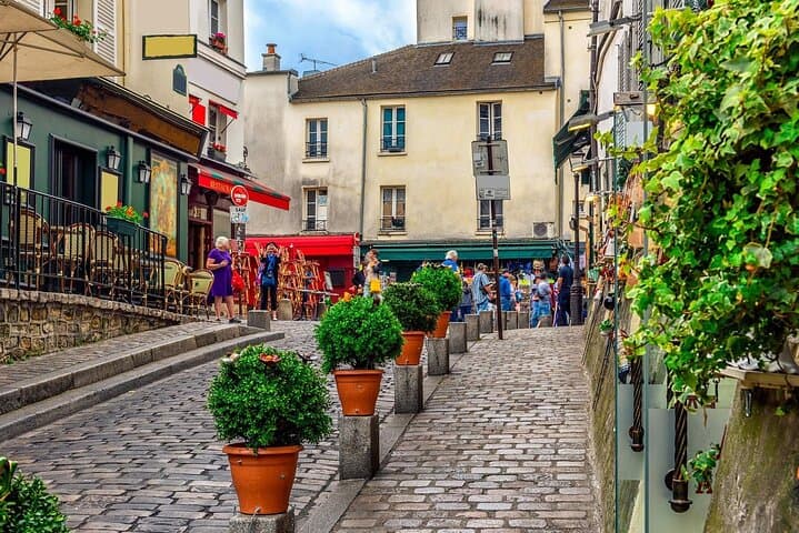 Montmartre Walking Tour Art History and Local Tastes