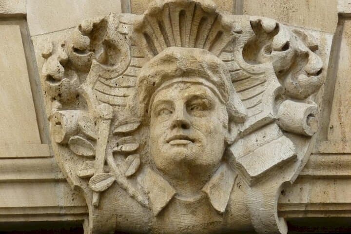 Walk and Explore Bordeaux Private Shore Excursion with Guide