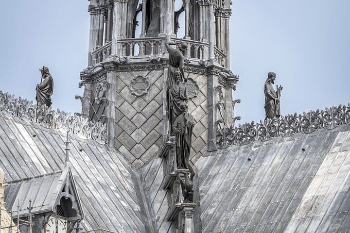 Ile de la Cité immersive theatrical tour in French