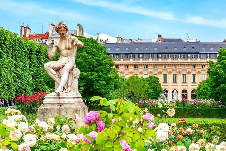 Palais Royal: French immersive survey tour