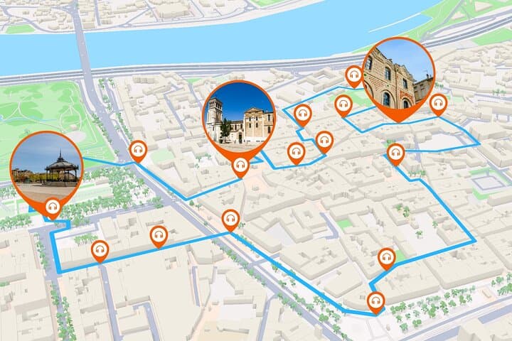 Full tour: A historic walk from the Champ de Mars to the Cathedral.