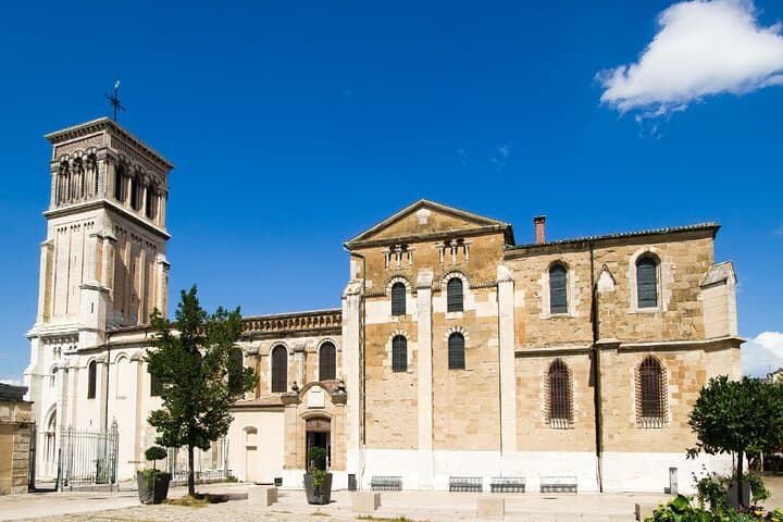 Saint-Apollinaire Cathedral: The oldest monument in the city, in the heart of the historic district.