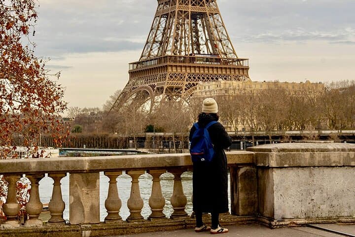 Private Paris Photo Experience by Van with Iconic Landmarks