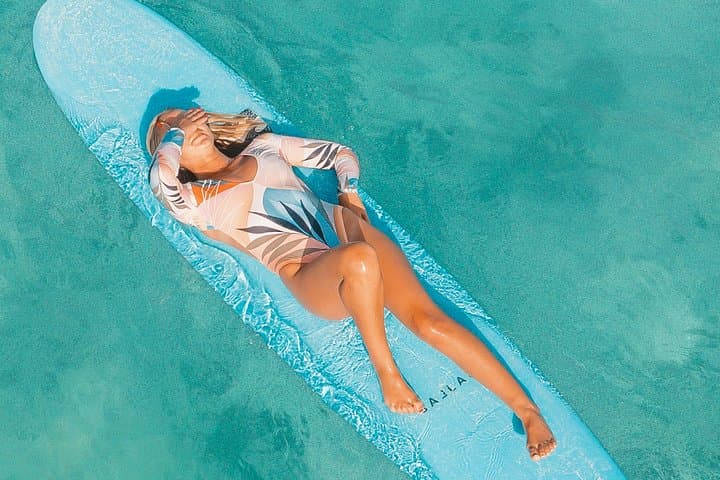 Private boat tour Antibes & Billionaire bay-Relax, swim & snorkel