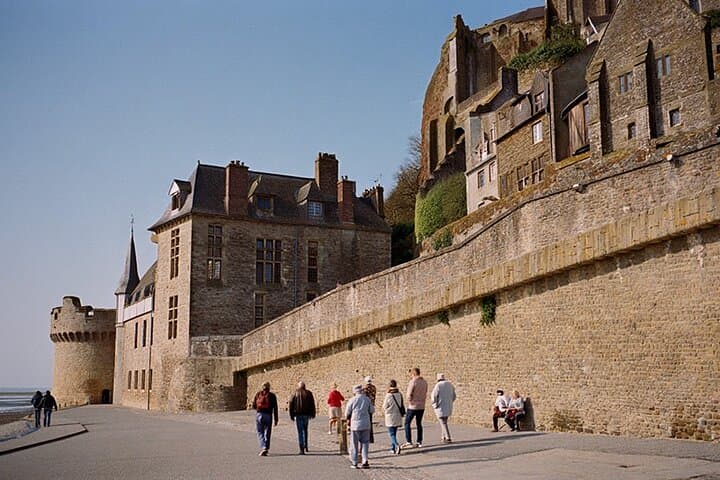 From Paris: Mont Saint-Michel Guided Day Trip with Entry