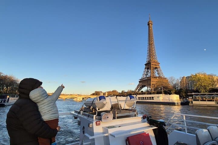 Paris Kids & Family Seine River Cruise with Muffin, Donut & More