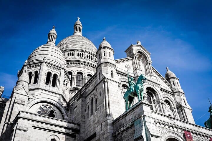 Montmartre Hidden Gems and Scenic Highlights Guided Walking Tour